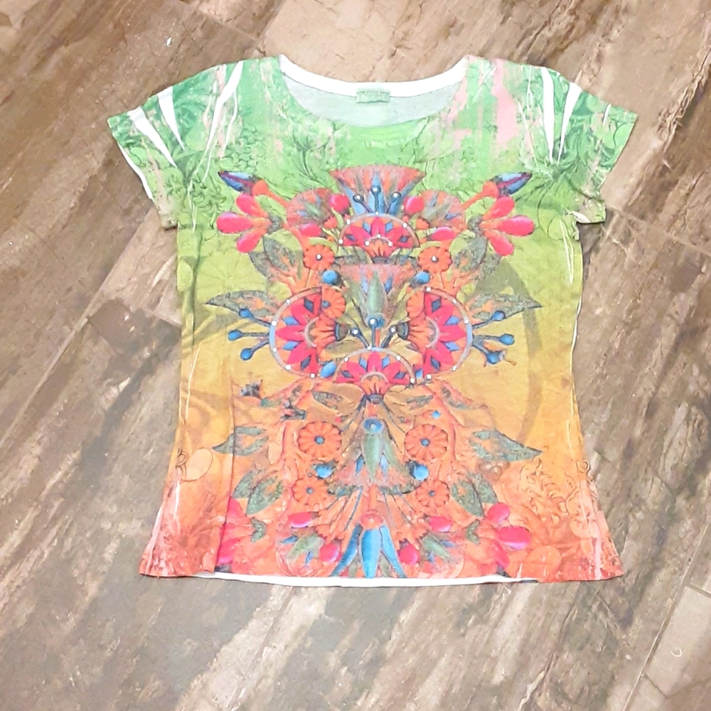 Fornia size medium top with rhinestones